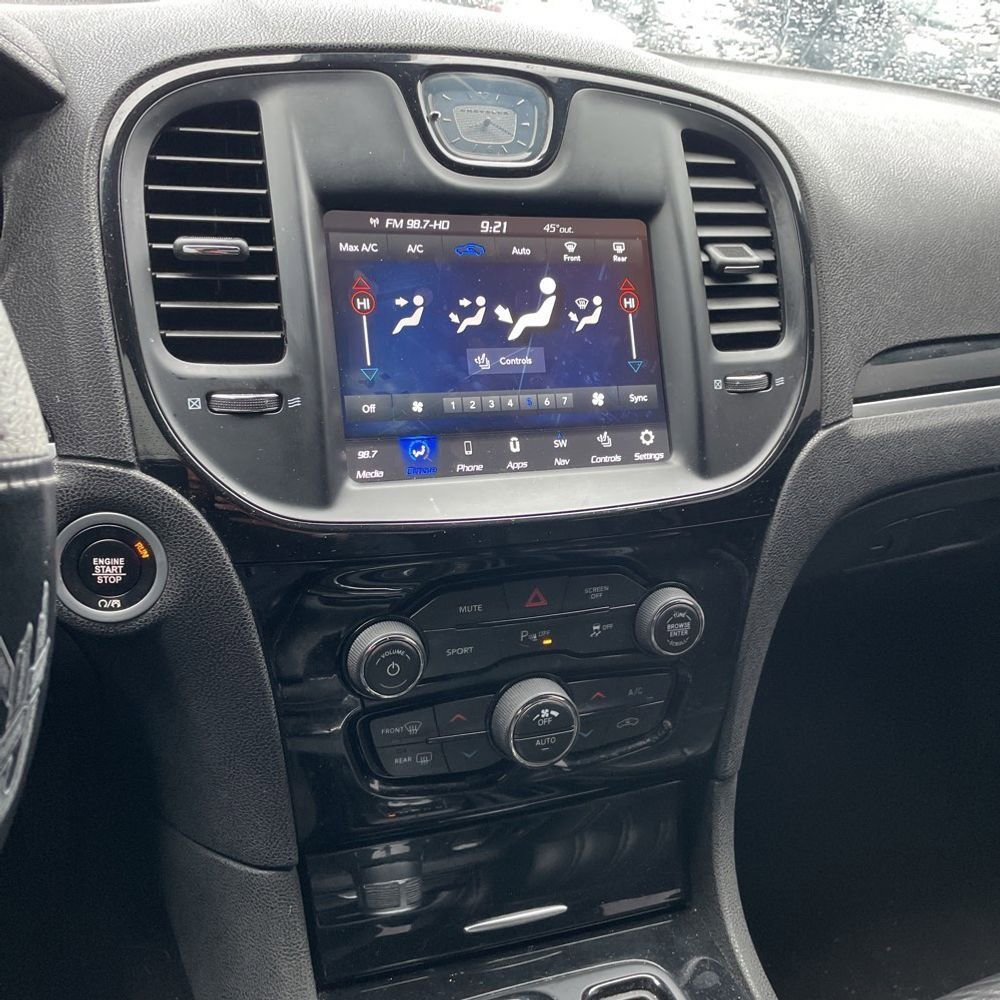 Used 2021 Chrysler 300 S RWD image 9
