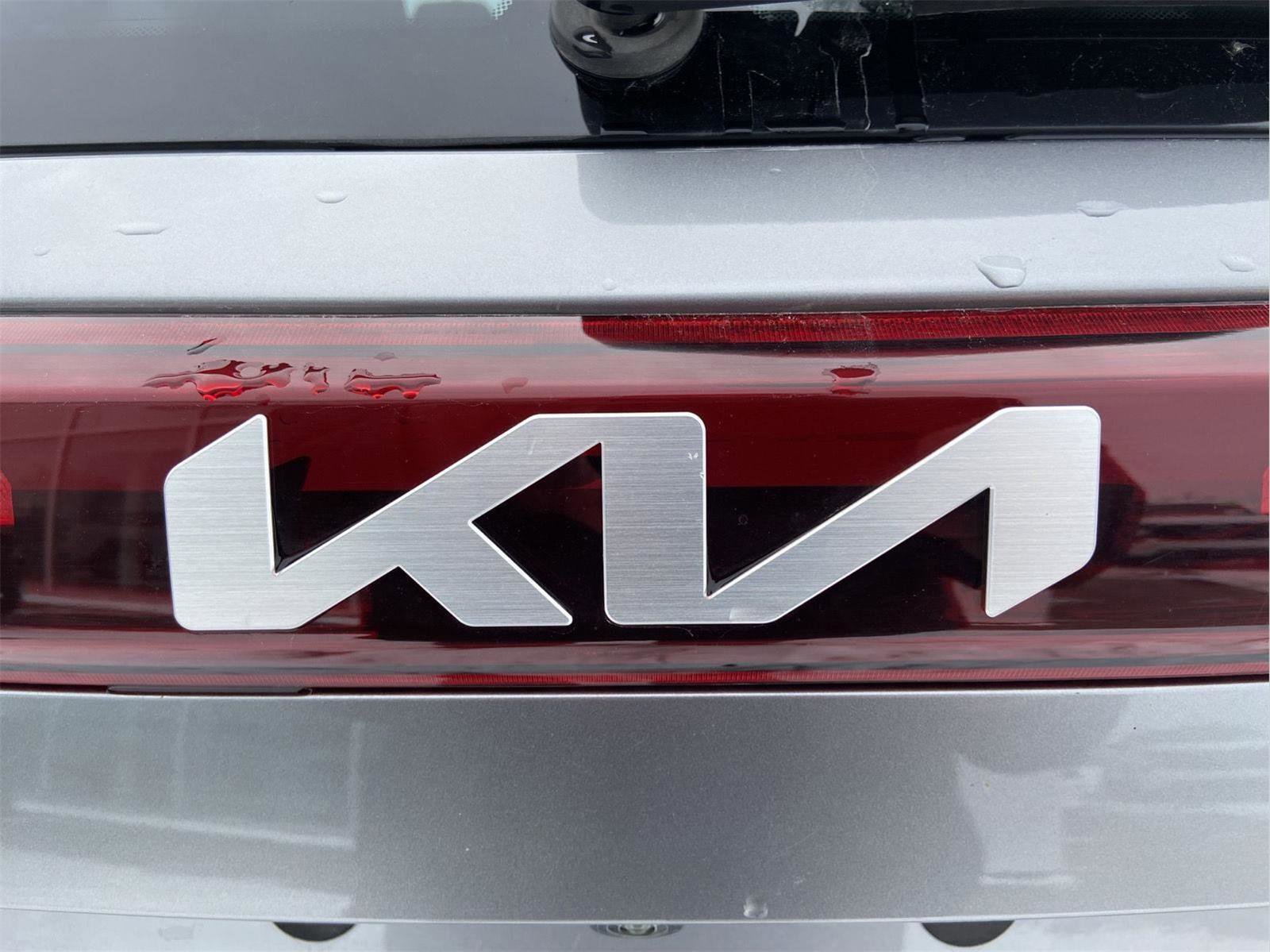 Used 2024 Kia Seltos EX image 12