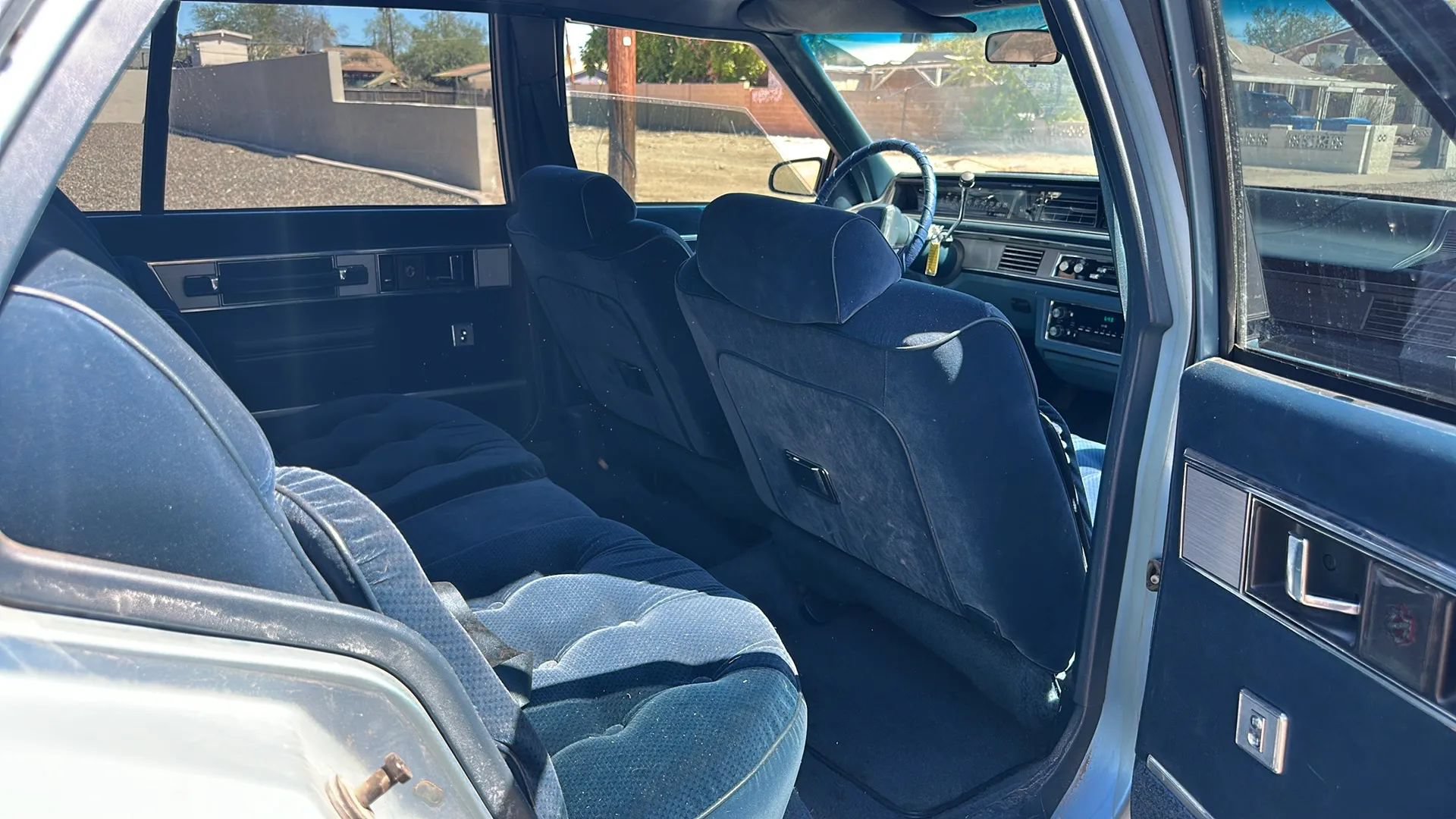 Used 1990 Oldsmobile 88 Royale Brougham FWD image 19