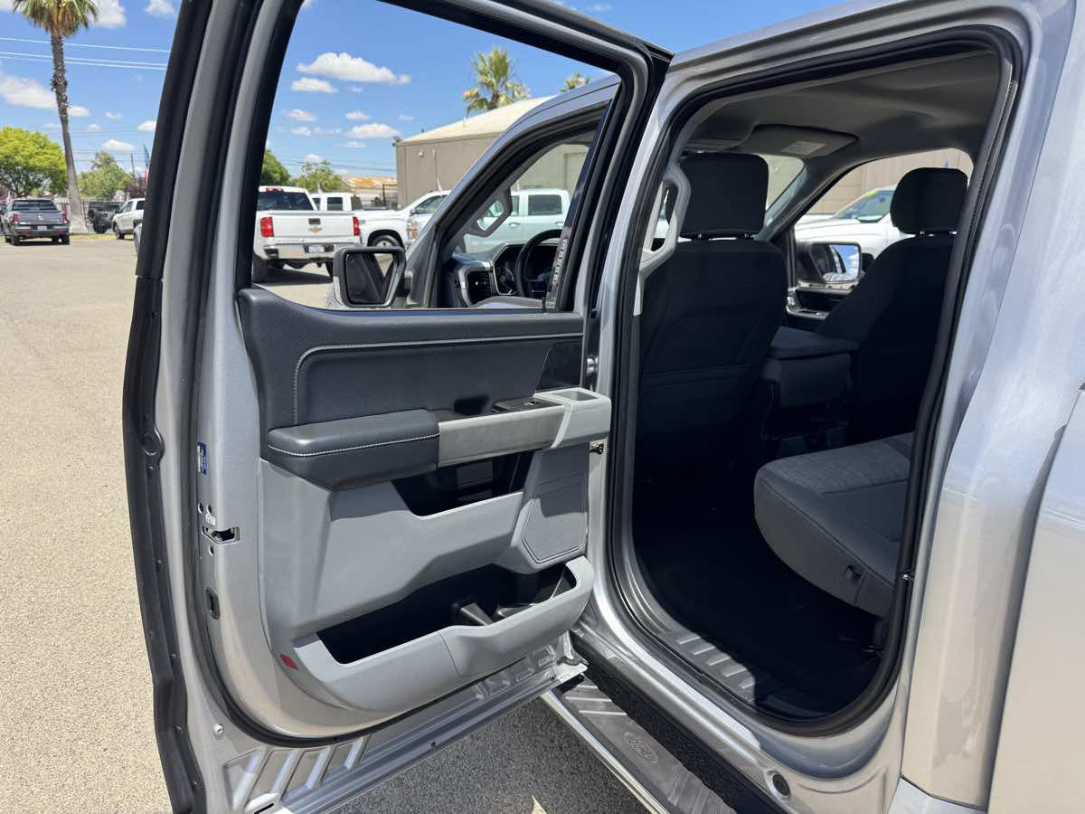 Used 2021 Ford F150 XLT w/ Equipment Group 301A Mid RWD image 19
