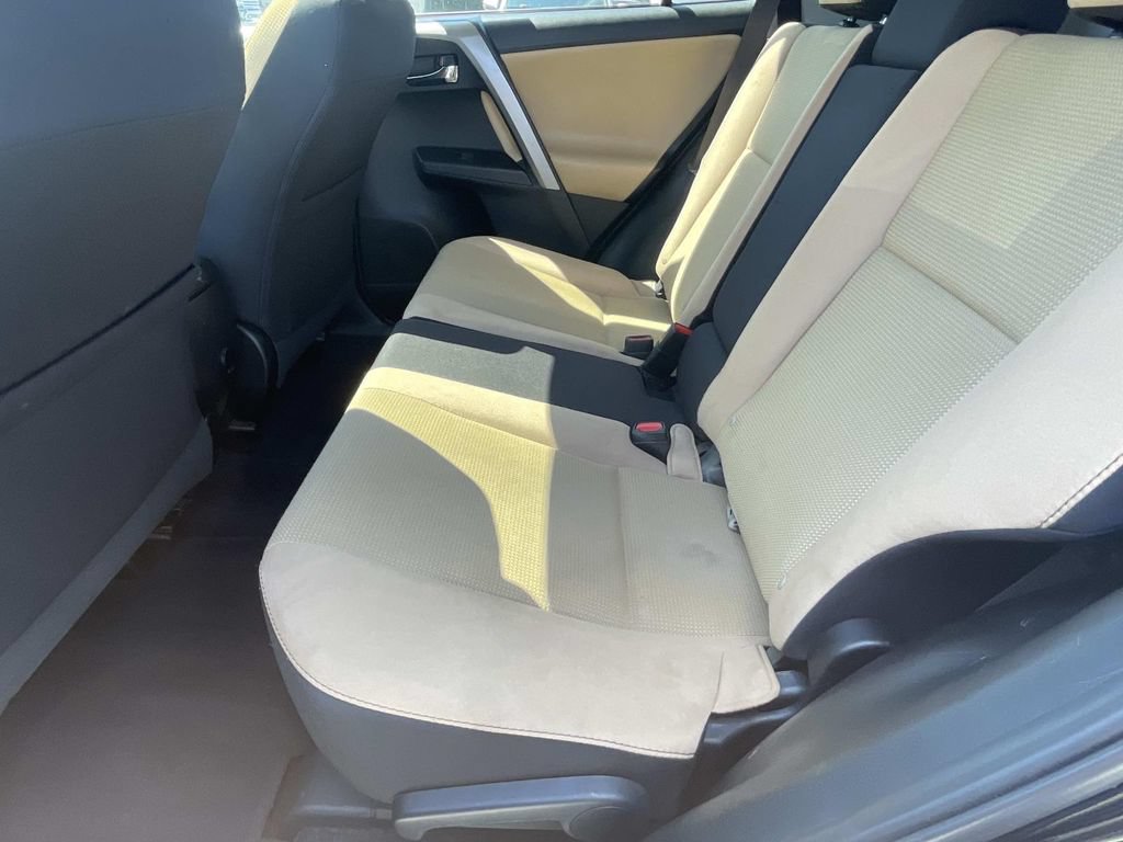 Used 2018 Toyota RAV4 XLE FWD image 13