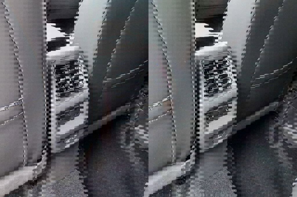 New 2026 Volkswagen Tiguan SEL R-Line image 21