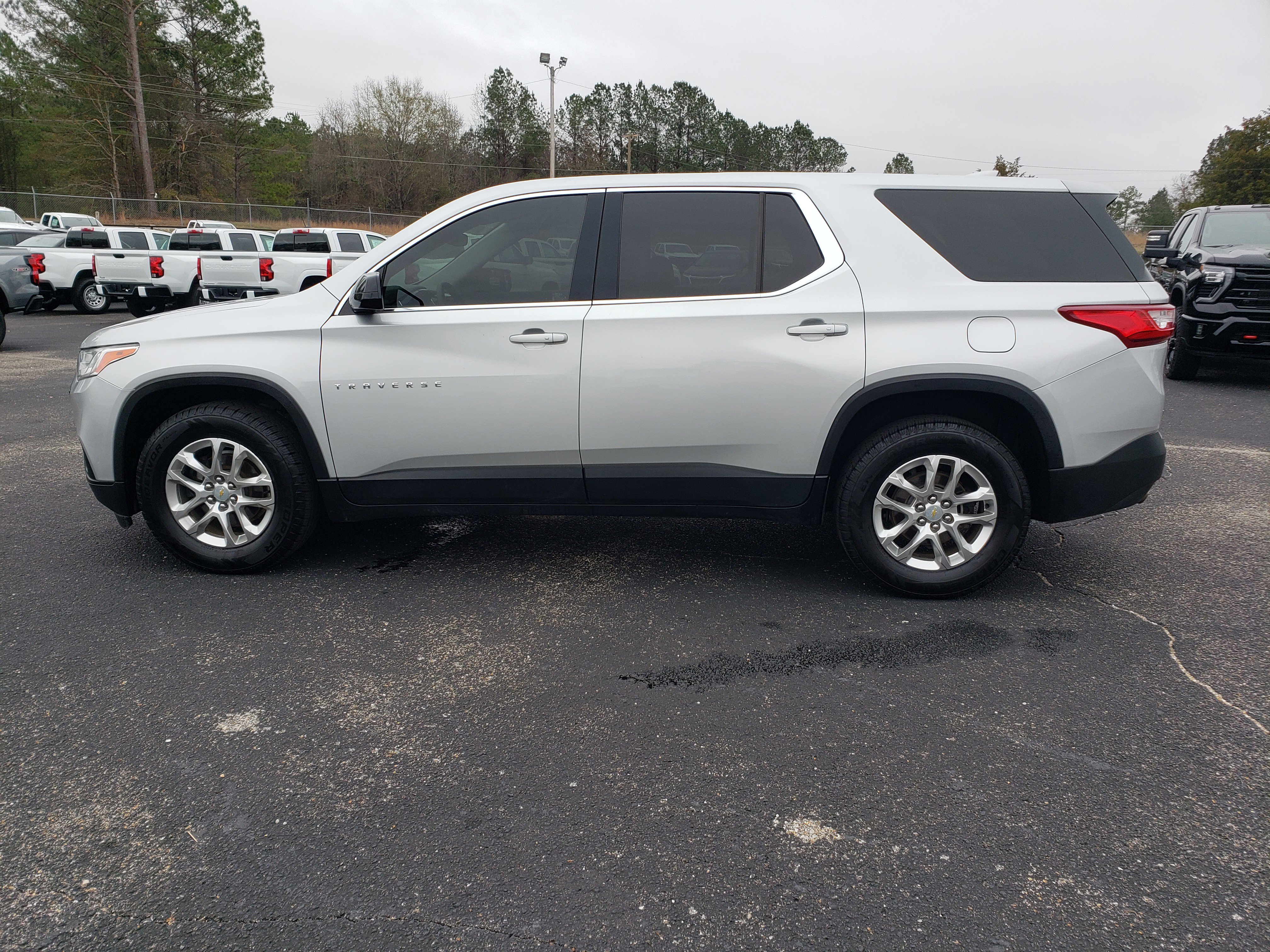 Used 2020 Chevrolet Traverse LS image 6