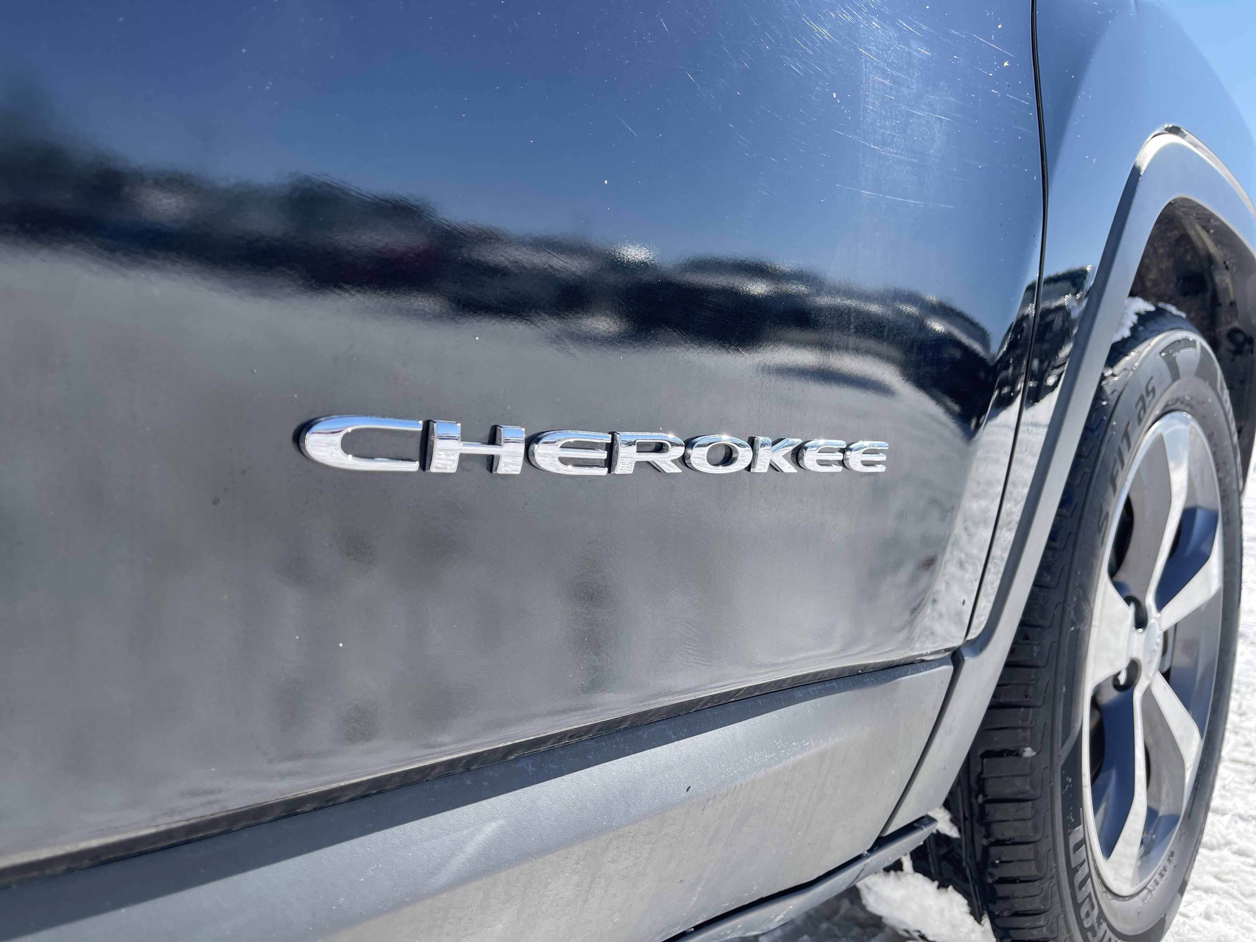 Used 2019 Jeep Cherokee Limited image 26