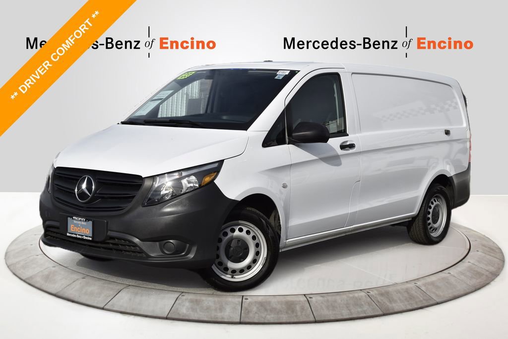 Used 2023 Mercedes-Benz Metris image 1