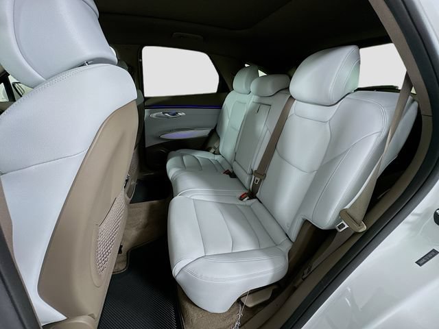 Certified 2026 Genesis GV70 2.5T Advanced AWD/4WD image 17
