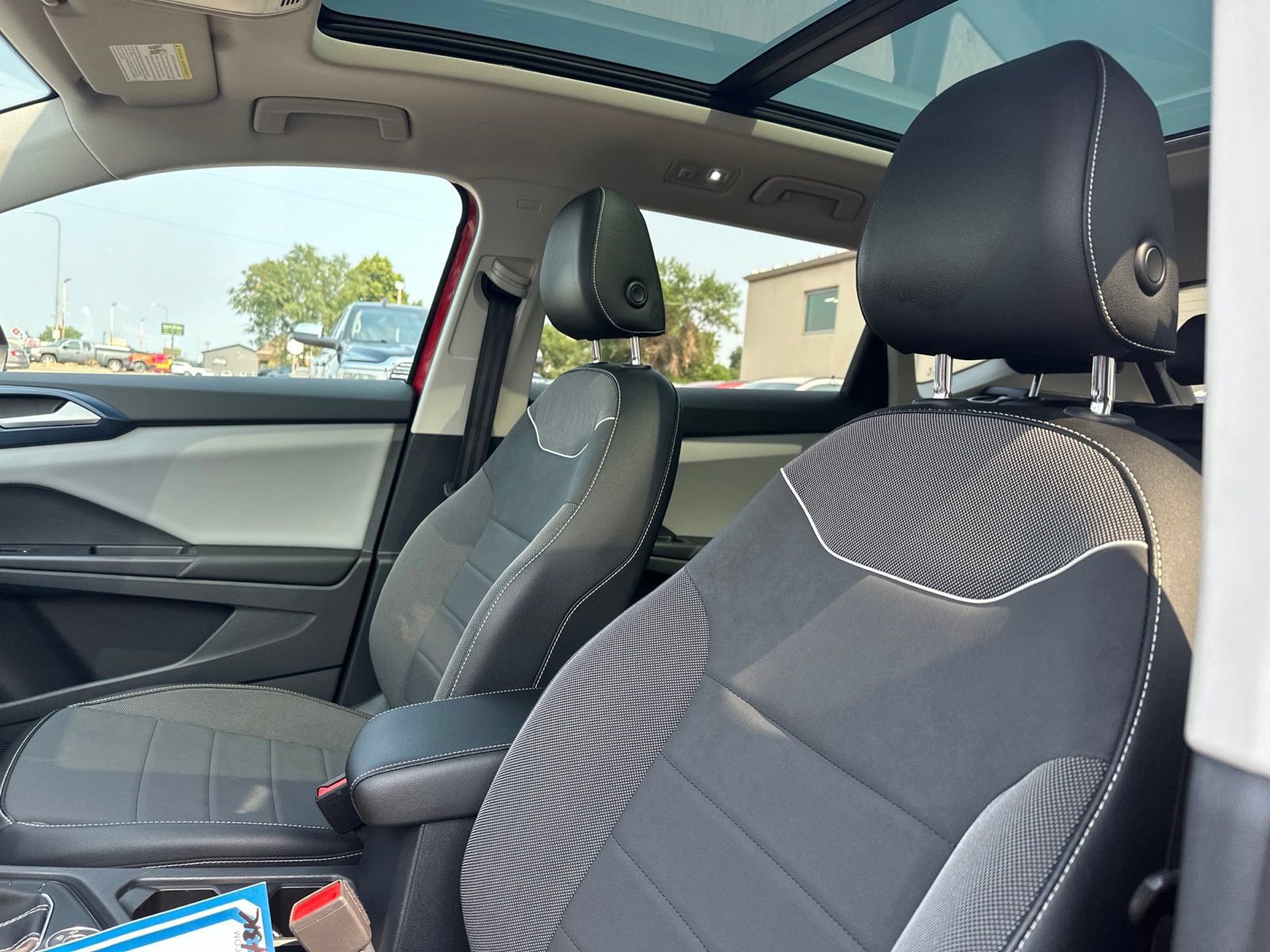 Certified 2023 Volkswagen Taos SE w/ Panoramic Sunroof Package AWD/4WD image 12