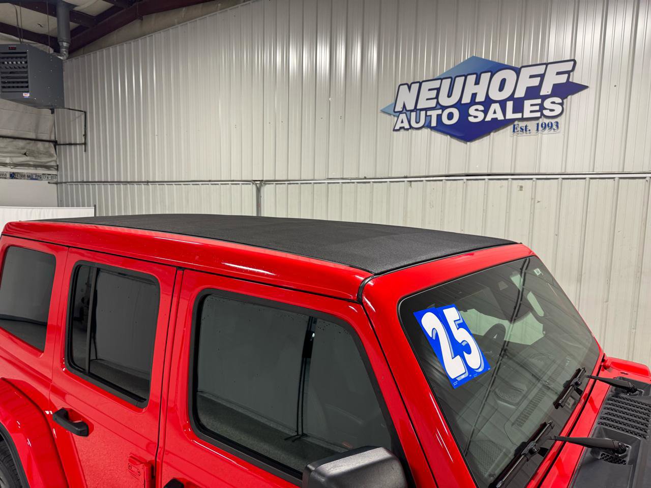 Used 2025 Jeep Wrangler Sahara w/ Safety Group AWD/4WD image 4