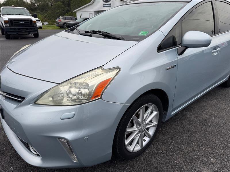 Used 2014 Toyota Prius V Five image 8