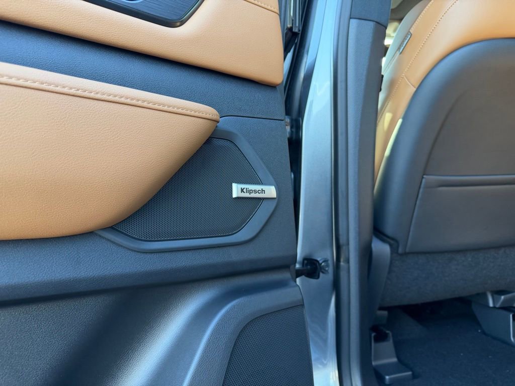 New 2026 Nissan Armada SL w/ Captain's Chari Seat Package image 19
