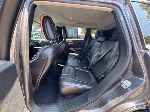 Used 2019 Jeep Cherokee Latitude Plus w/ Comfort/Convenience Group AWD/4WD image 8