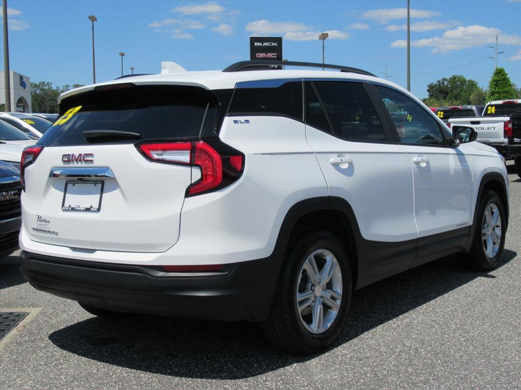 Used 2023 GMC Terrain SLE w/ Driver Convenience Package FWD image 7
