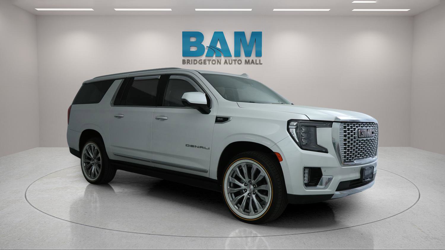 Certified 2022 GMC Yukon XL Denali w/ Denali Premium Package AWD/4WD image 1