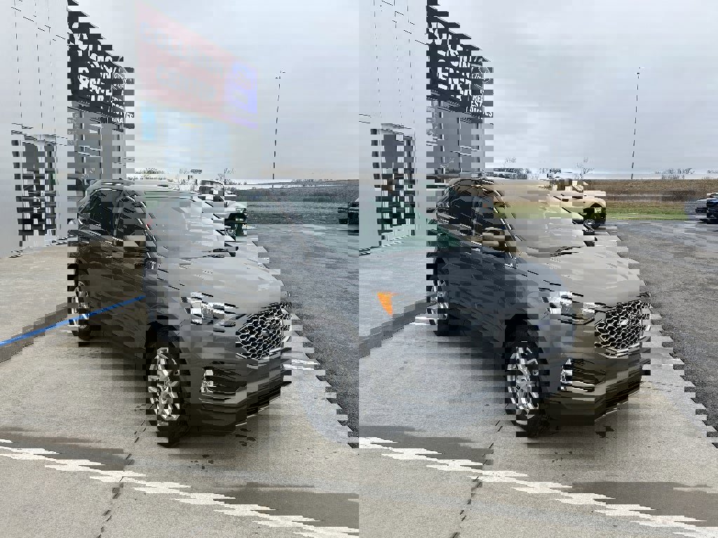 Used 2024 Ford Edge SEL w/ Convenience Package image 7