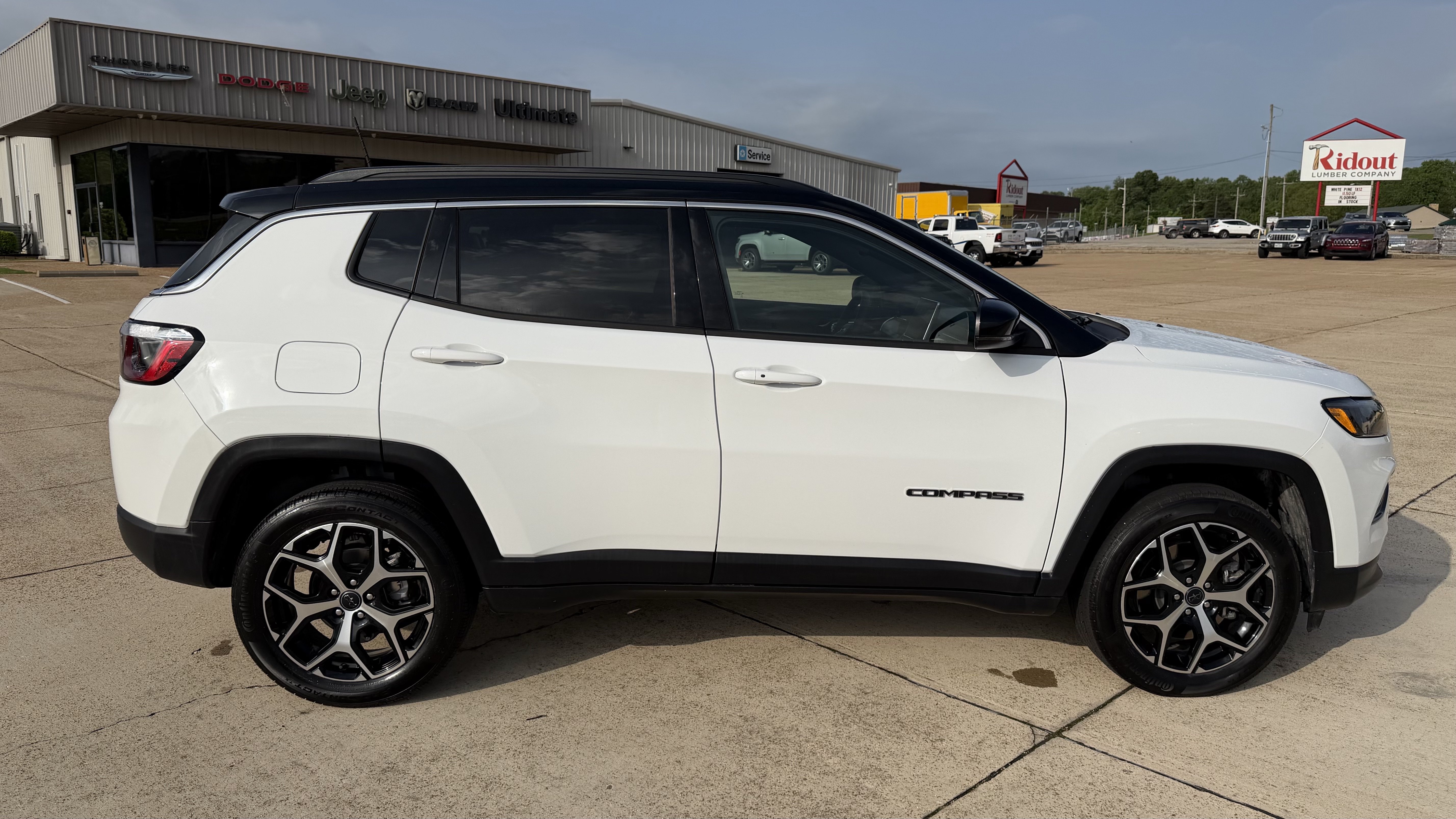 Used 2025 Jeep Compass Limited AWD/4WD image 8