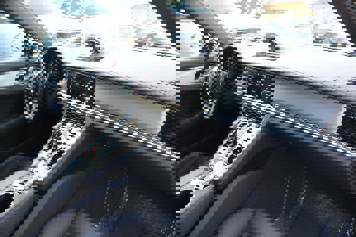 Used 2018 Porsche Panamera 4 image 23