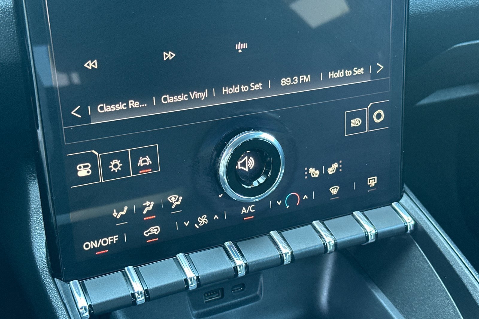 Used 2025 GMC Terrain Elevation image 21