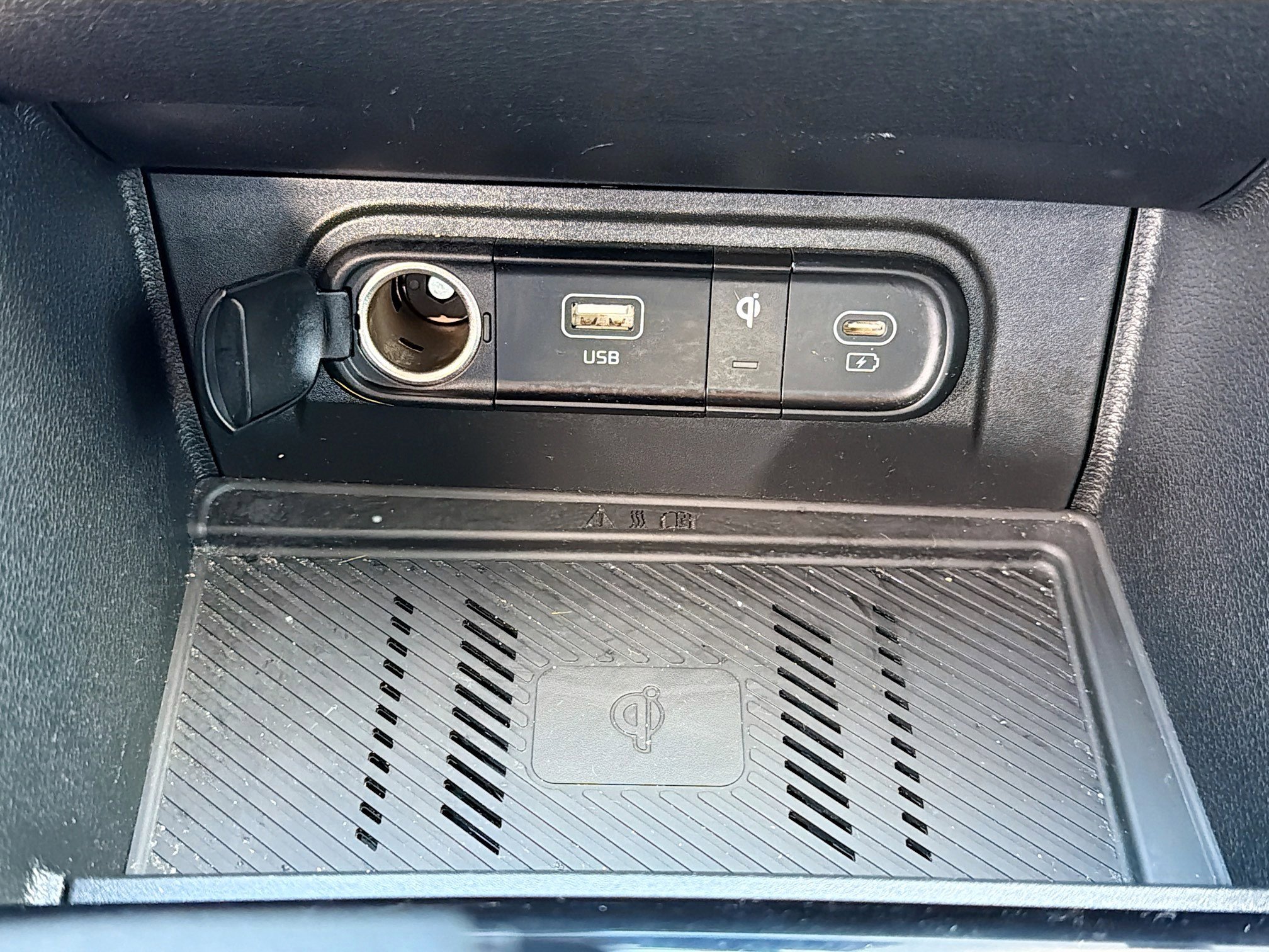 Used 2024 Kia Sportage EX FWD image 29