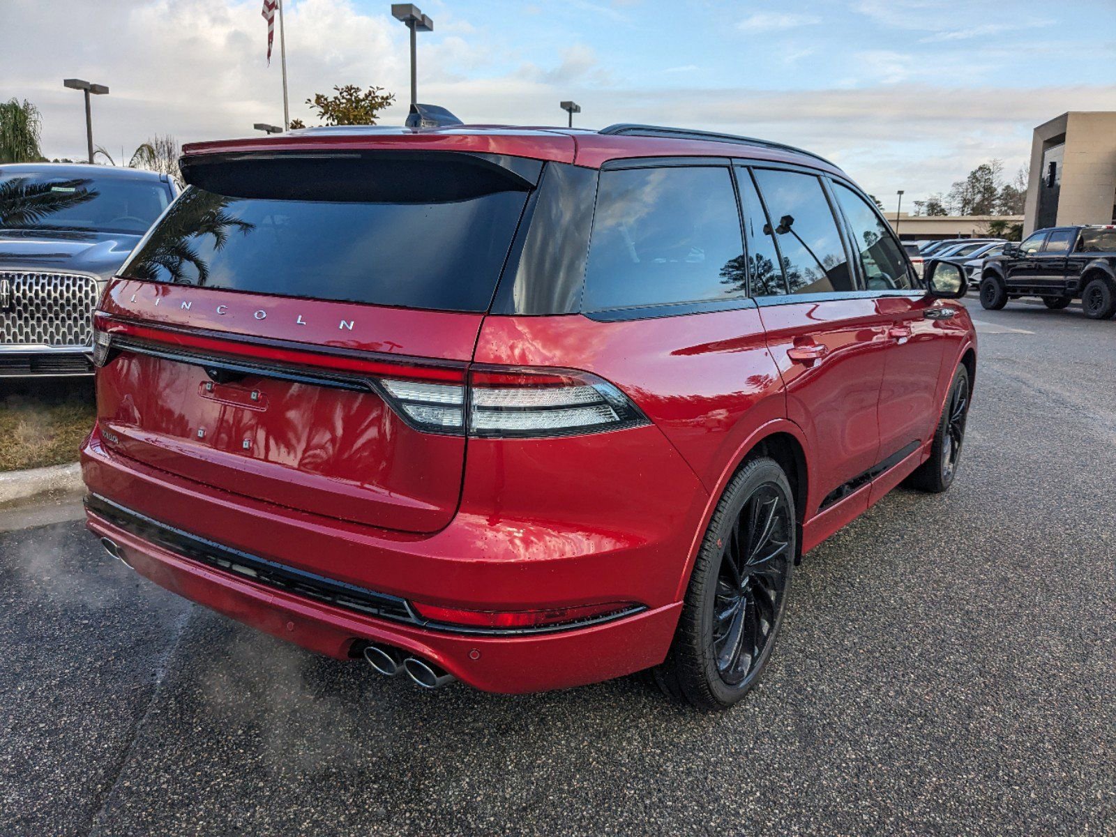 New 2025 Lincoln Aviator Reserve w/ Jet Appearance Package image 5