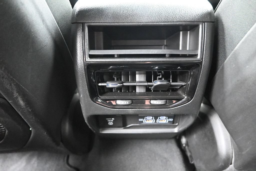 Used 2024 Jeep Grand Cherokee Altitude RWD image 27