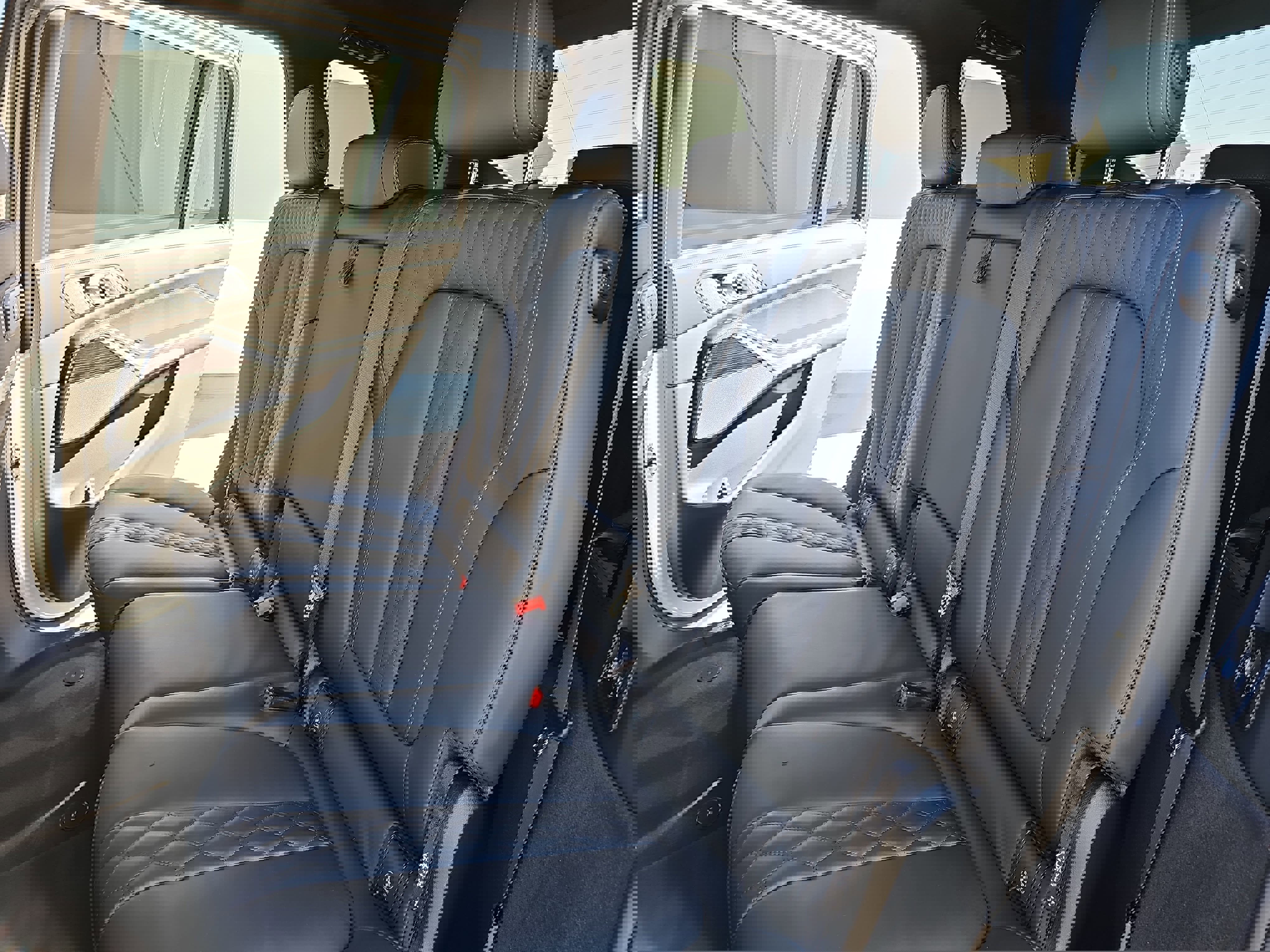 Used 2025 BMW X7 M60i image 16