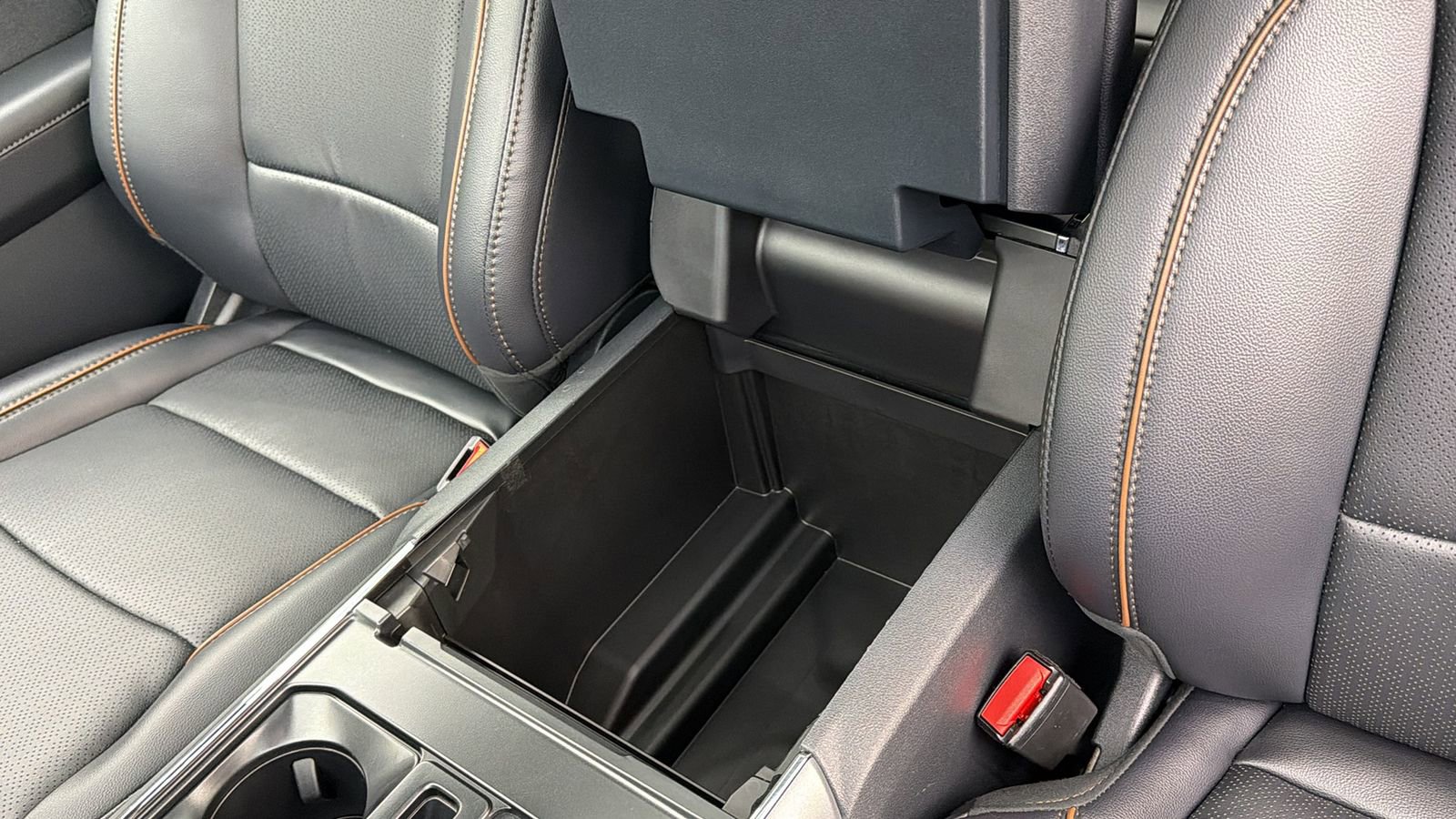 Used 2025 Ford F150 Lariat w/ Tow/Haul Package image 26