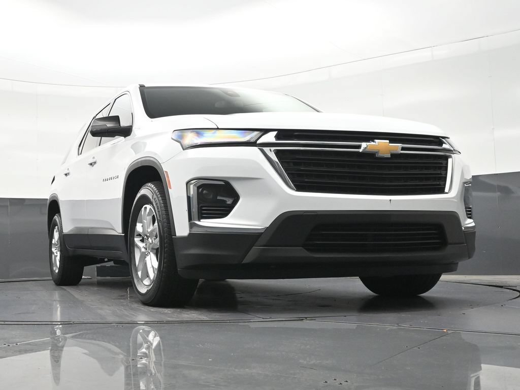 Used 2023 Chevrolet Traverse LS FWD image 34