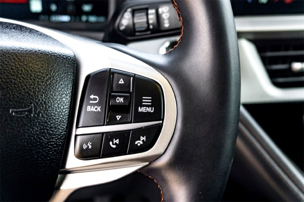 Used 2025 Ford Explorer Active image 20