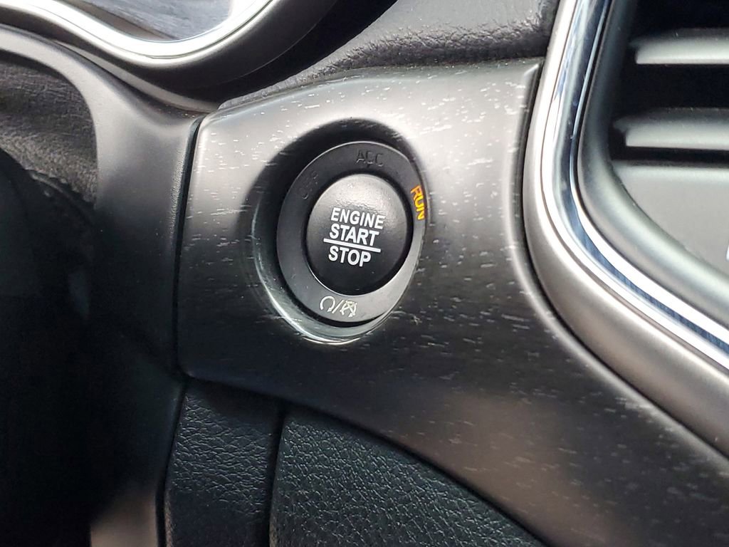 Used 2018 Jeep Grand Cherokee Altitude image 15