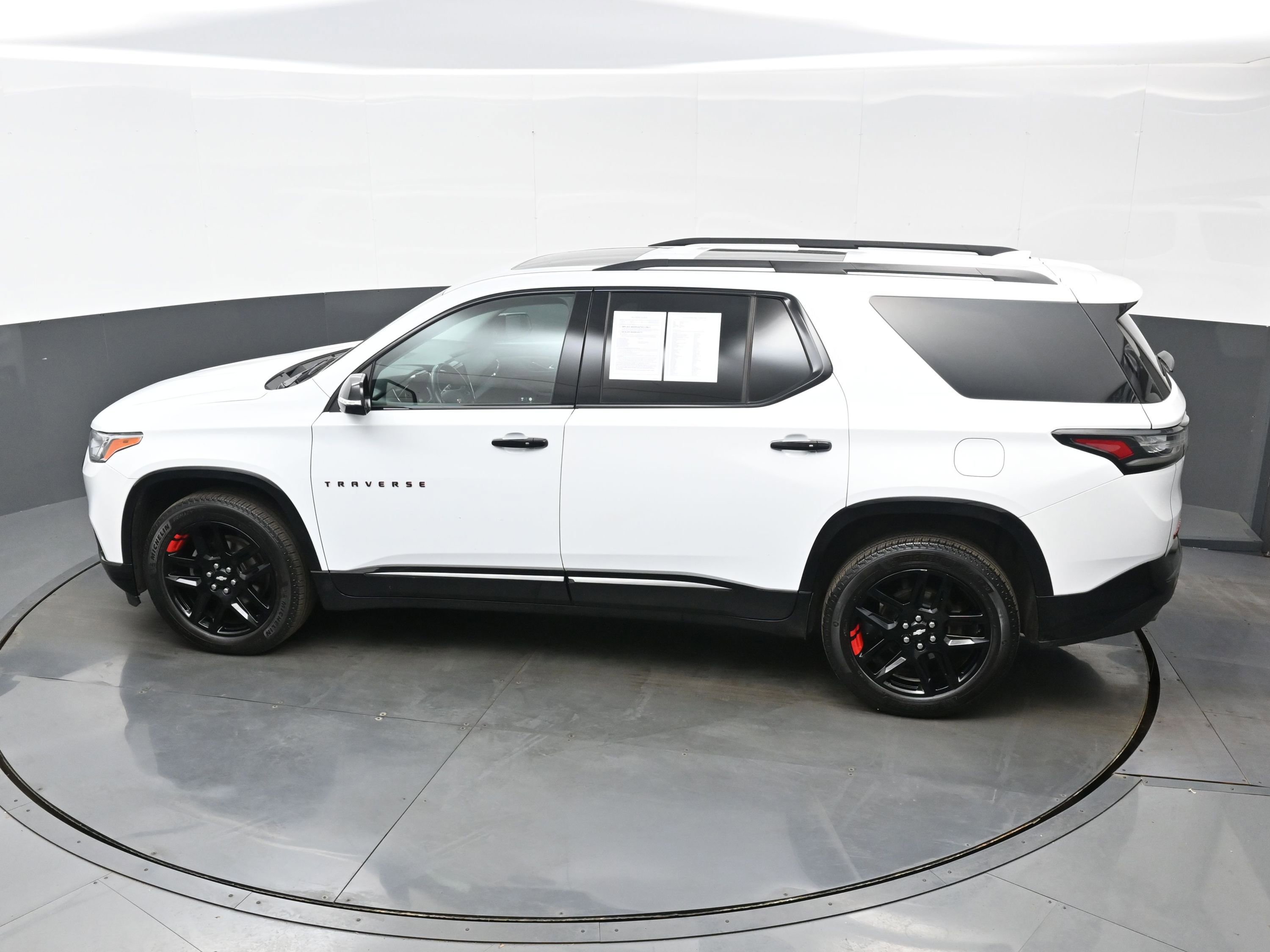 Used 2019 Chevrolet Traverse Premier w/ Redline Edition AWD/4WD image 37