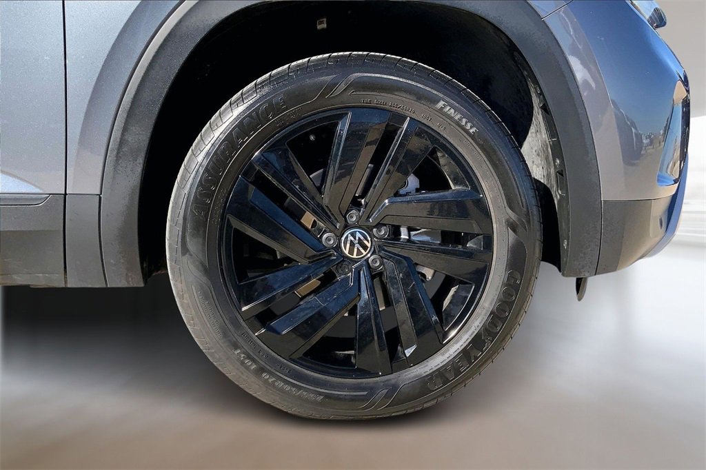 Used 2023 Volkswagen Atlas Cross Sport SE image 9