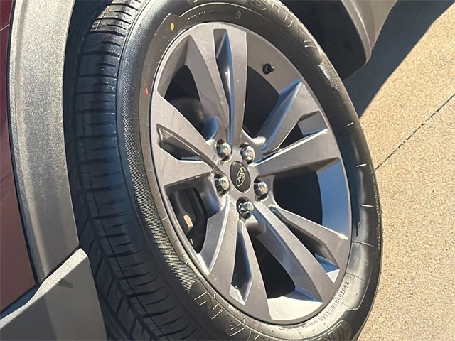 Used 2022 Ford Explorer XLT w/ Equipment Group 202A image 8