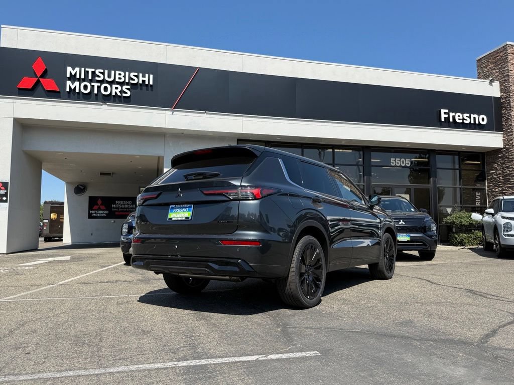 New 2026 Mitsubishi Outlander LE FWD image 8