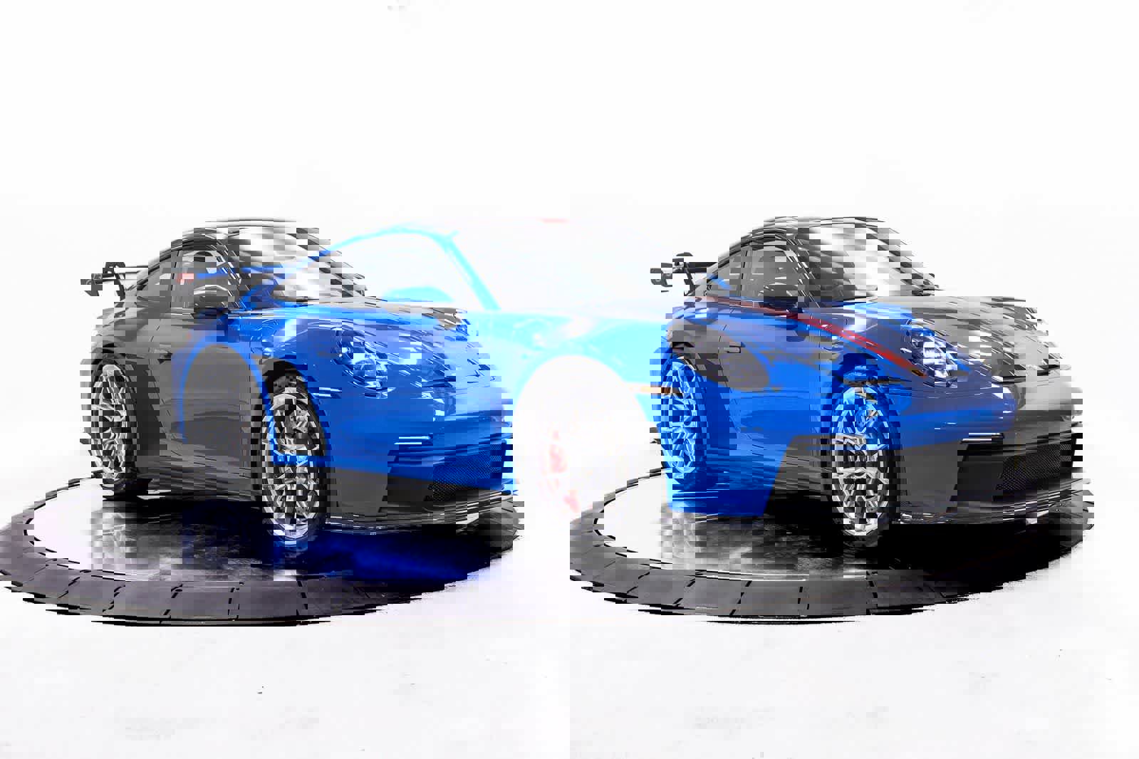 Certified 2022 Porsche 911 GT3 image 9