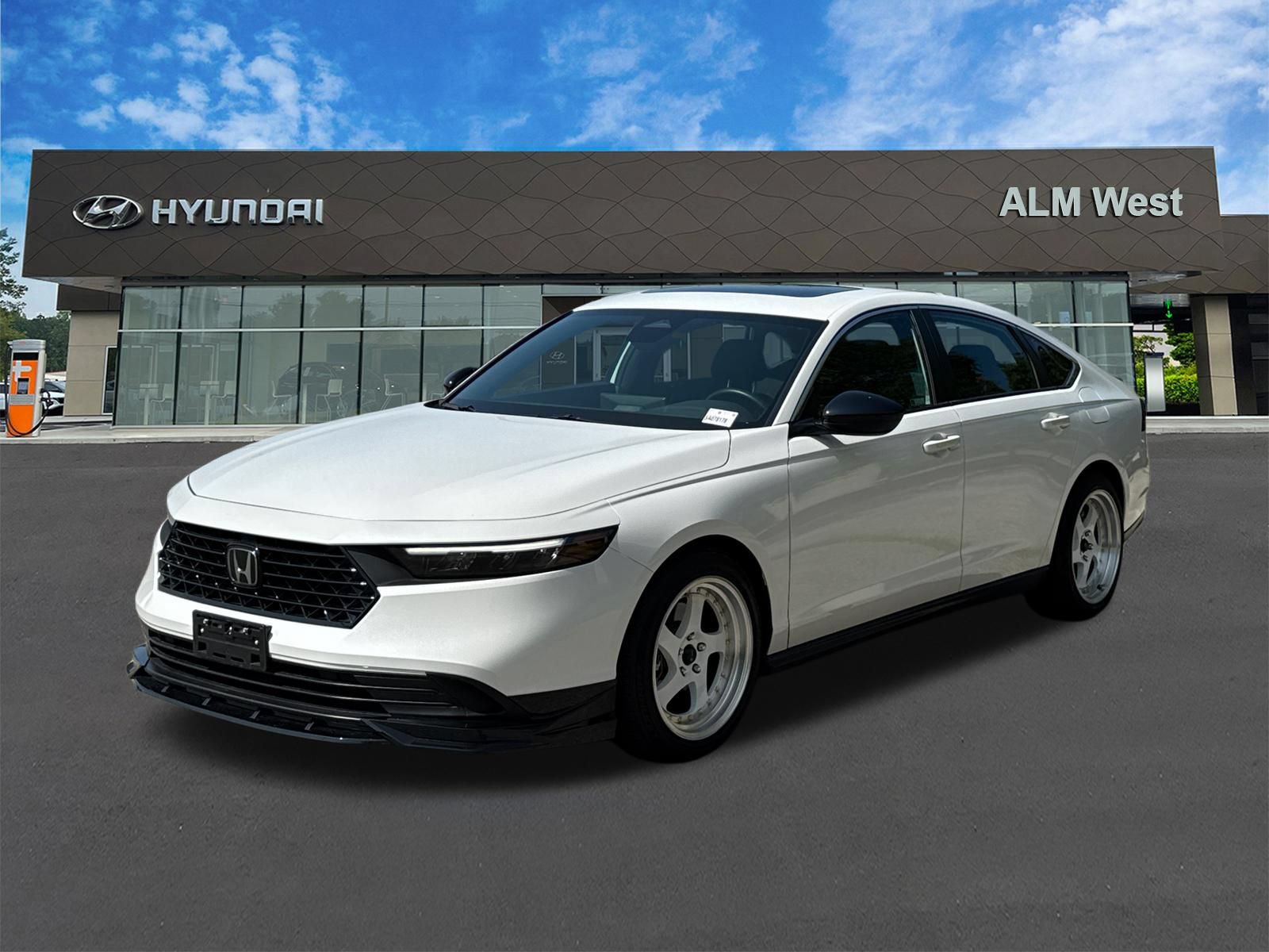 Used 2025 Honda Accord Sport image 1
