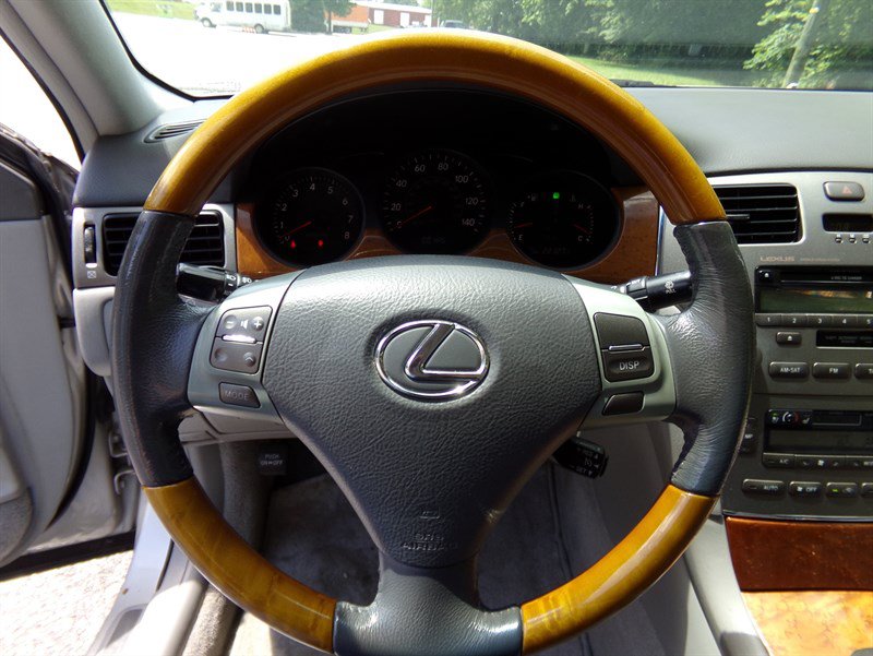 Used 2005 Lexus ES 330 FWD image 31