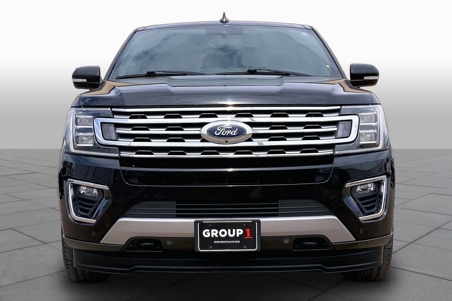 Used 2018 Ford Expedition Max Limited w/ Equipment Group 302A AWD/4WD image 4
