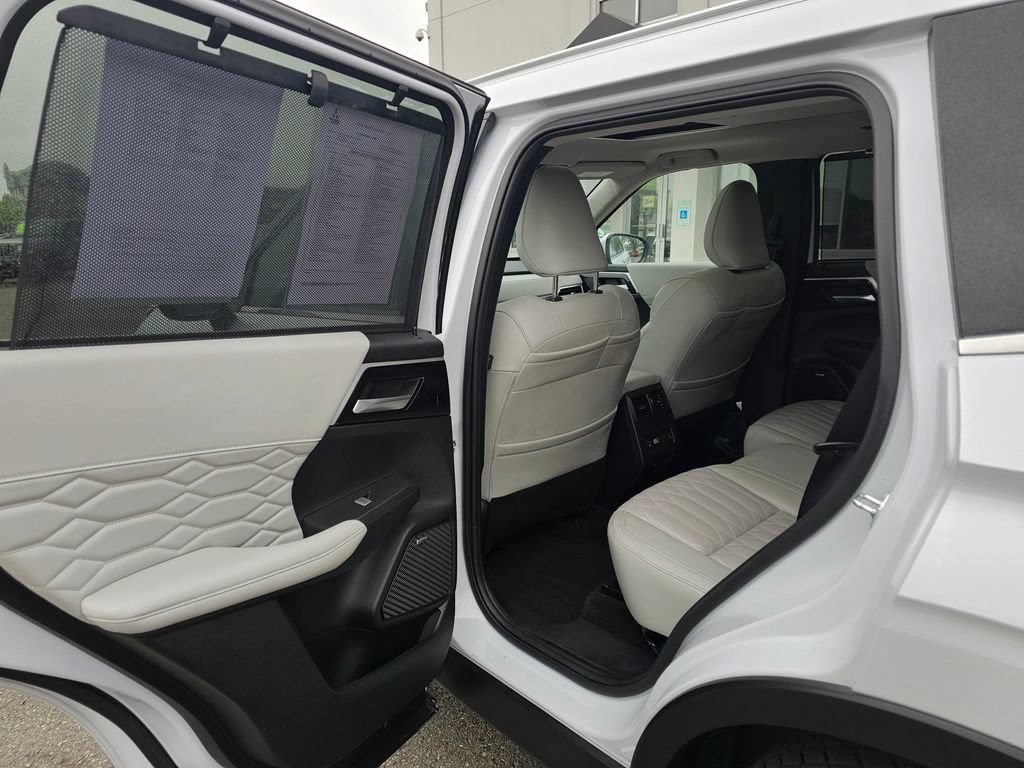 Used 2025 Mitsubishi Outlander SEL AWD/4WD image 12