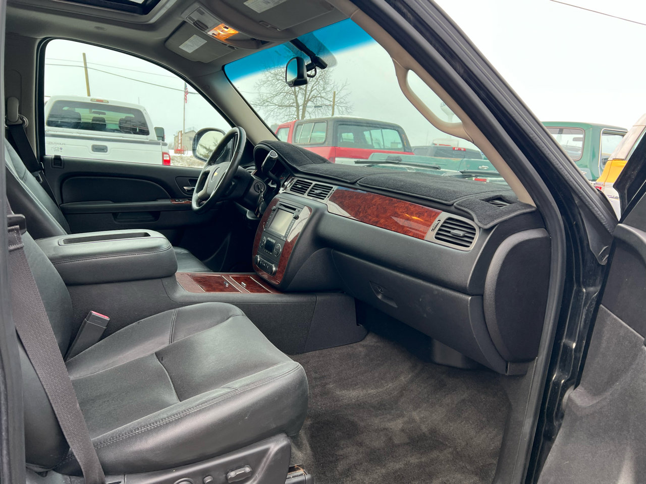 Used 2013 Chevrolet Avalanche LTZ image 16