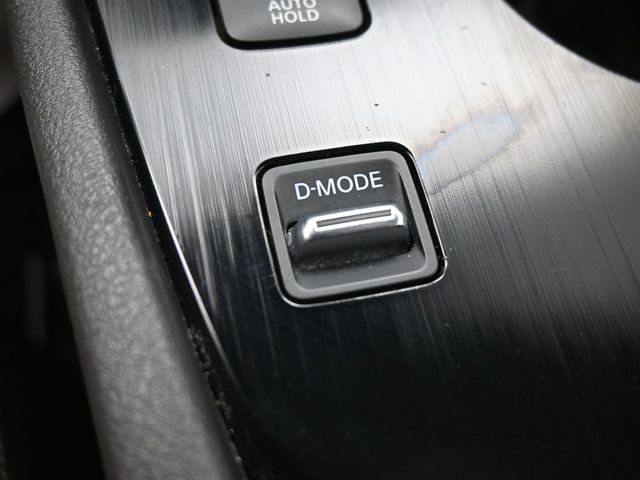 Used 2023 Nissan Rogue S image 27