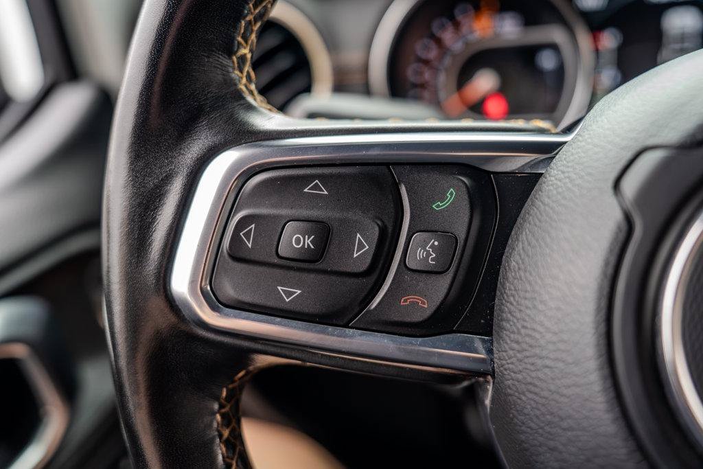 Used 2022 Jeep Wrangler Unlimited Sahara AWD/4WD image 35