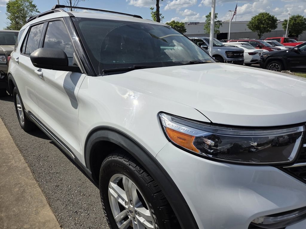 Used 2021 Ford Explorer XLT w/ Equipment Group 202A image 9