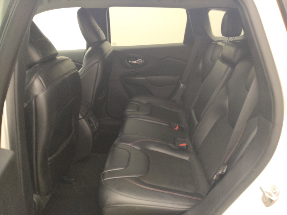 Used 2019 Jeep Cherokee Trailhawk AWD/4WD image 18