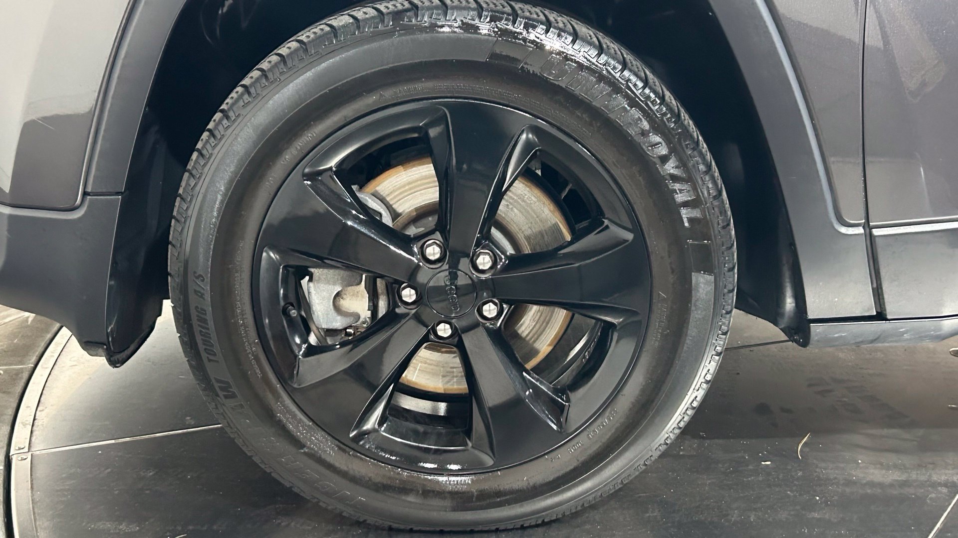 Used 2017 Jeep Cherokee High Altitude AWD/4WD image 22