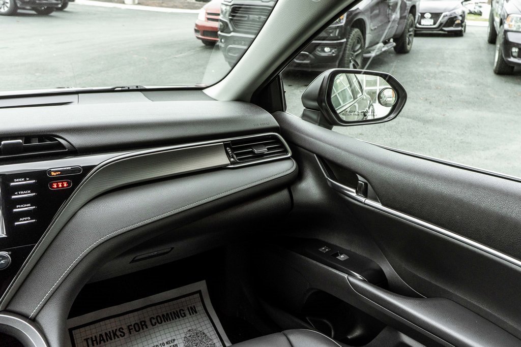 Used 2020 Toyota Camry SE image 14