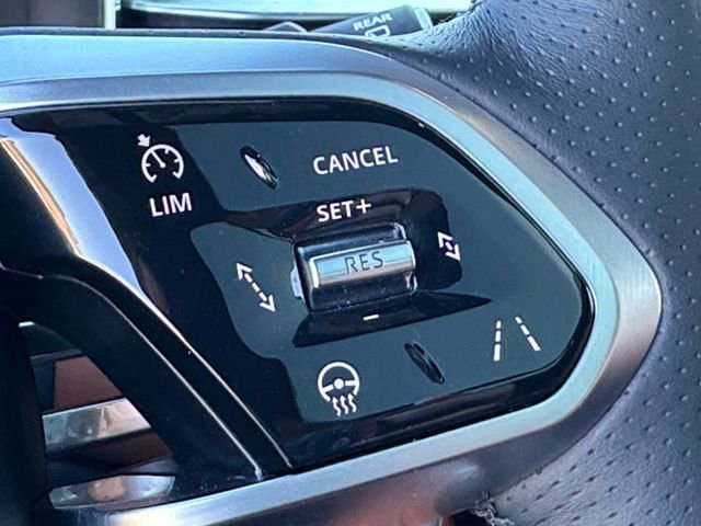 Used 2023 Jaguar F-PACE R-Dynamic S image 8