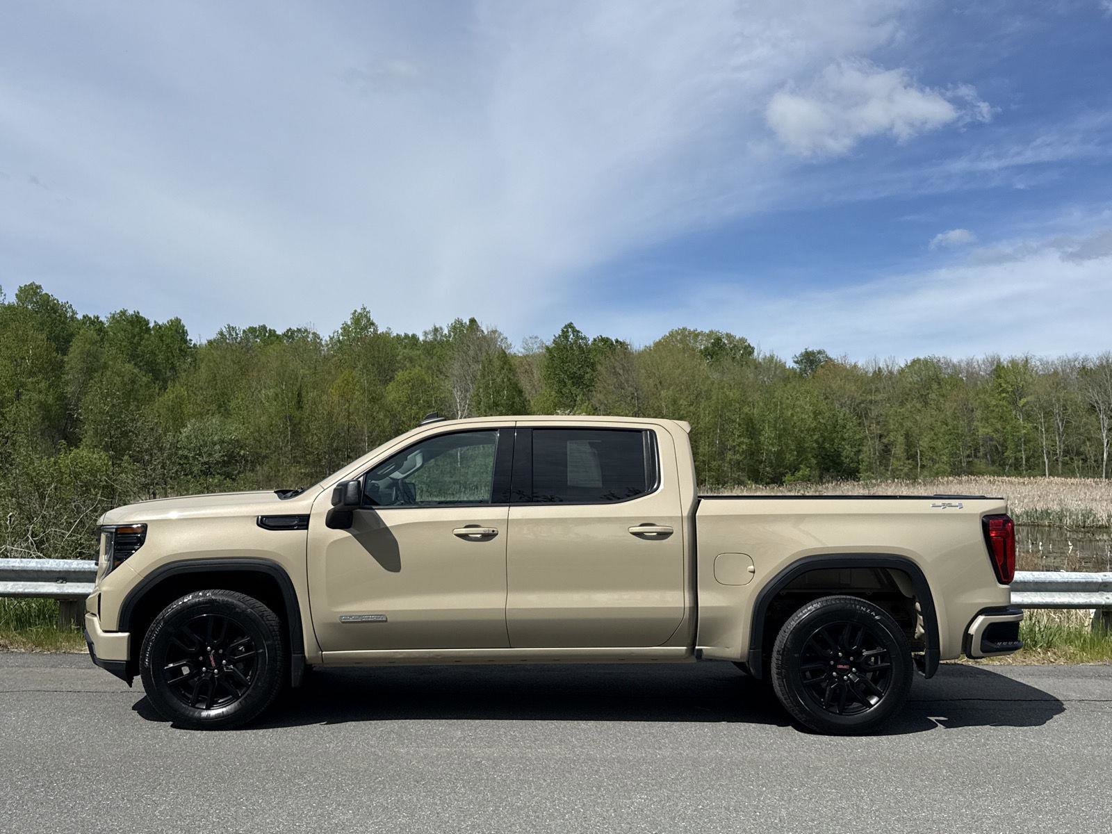 Used 2023 GMC Sierra 1500 Elevation AWD/4WD image 3