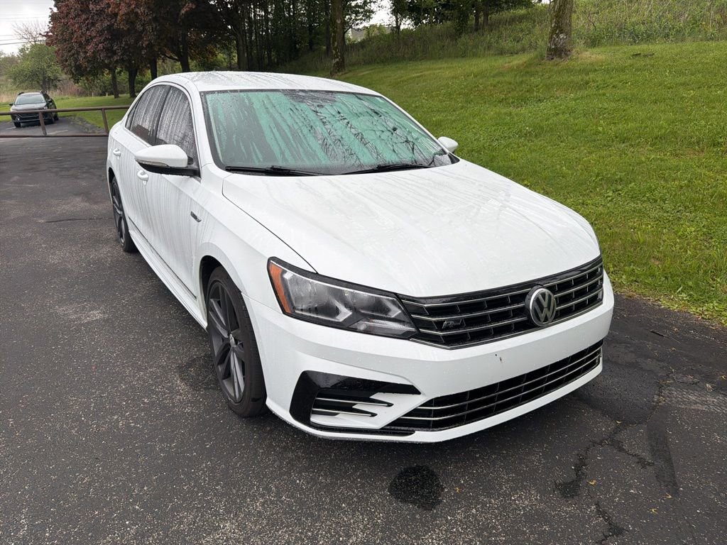 Used 2017 Volkswagen Passat 1.8T R-Line FWD image 1