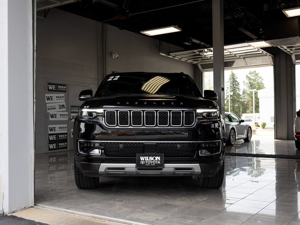 Used 2022 Jeep Wagoneer Series II w/ Premium Group I AWD/4WD image 3
