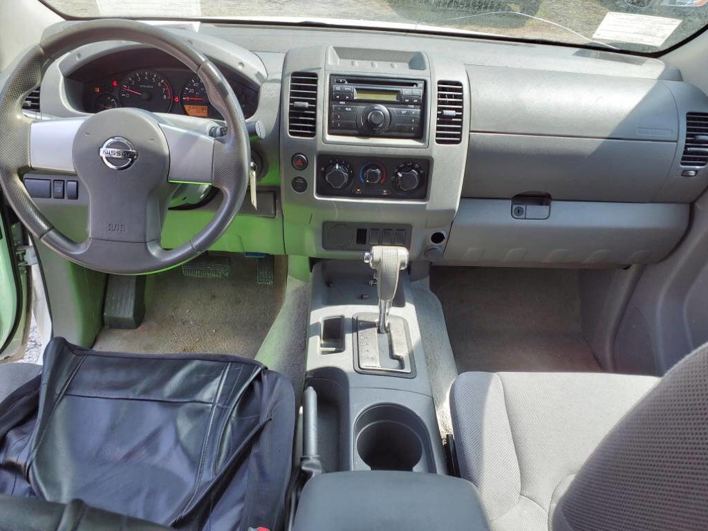 Used 2013 Nissan Frontier S image 10